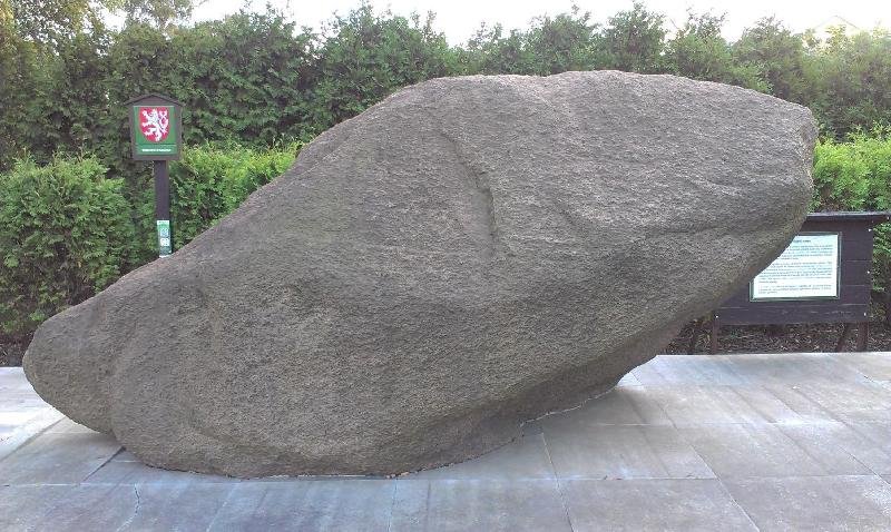 Porubský bludný balvan