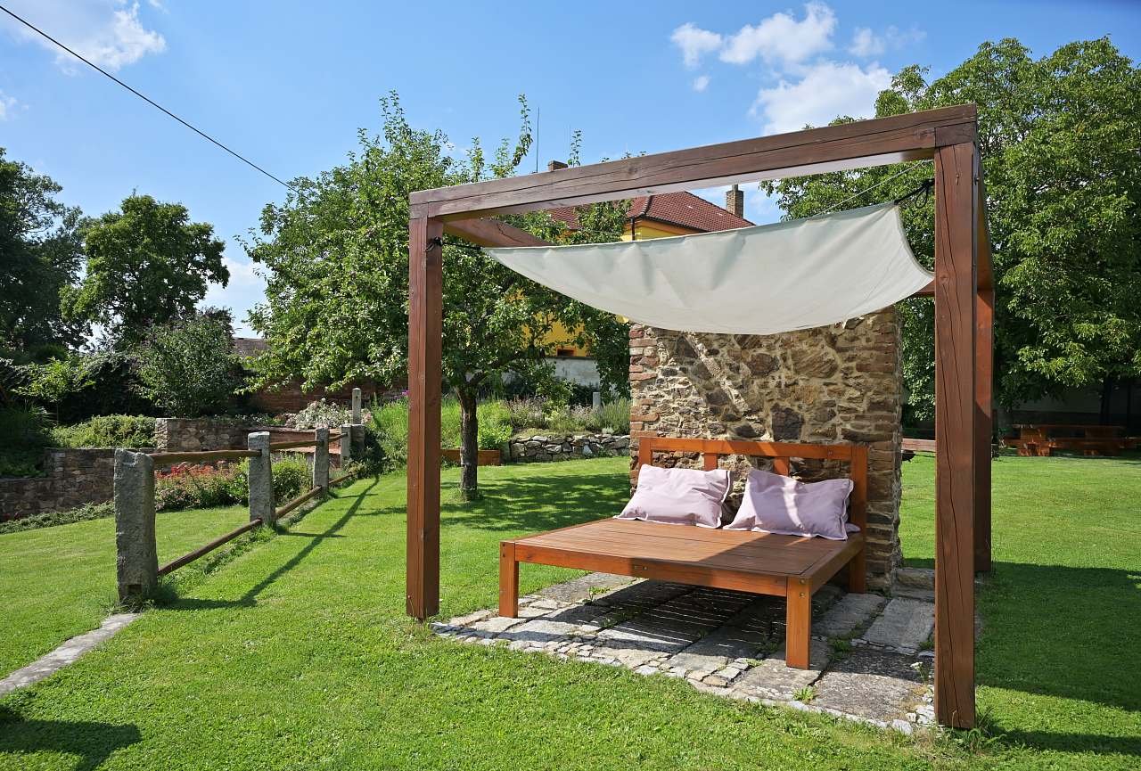 Cot by the pool, an ideal place for lounging