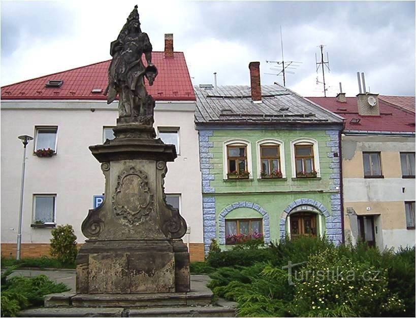 Statue baroque de Potstatt sur Bočkova náměstí-Photo : Ulrych Mir.