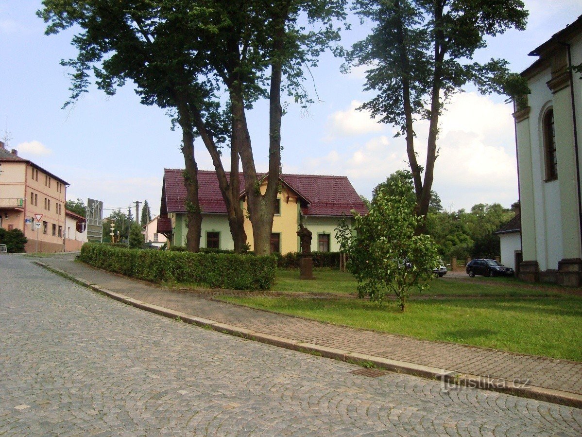 Potštejn-socha sv. Jana Nepomuckého-Foto:Ulrych Mir.