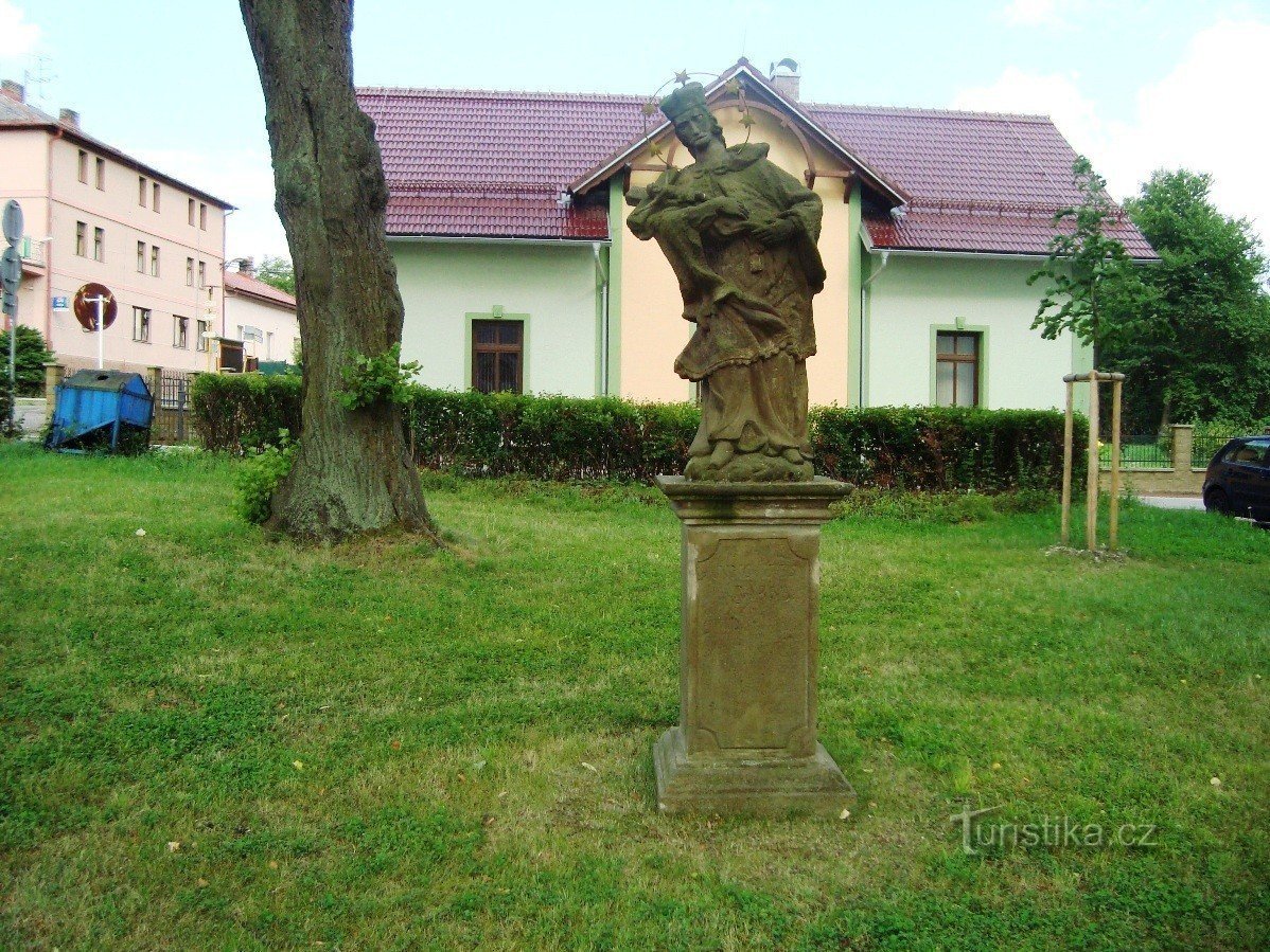 Potštejn-statue of St. John of Nepomuck - Photo: Ulrych Mir.
