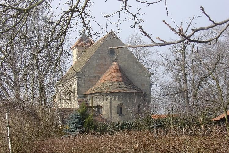 Potvorov: kyrkan St. Nicholas