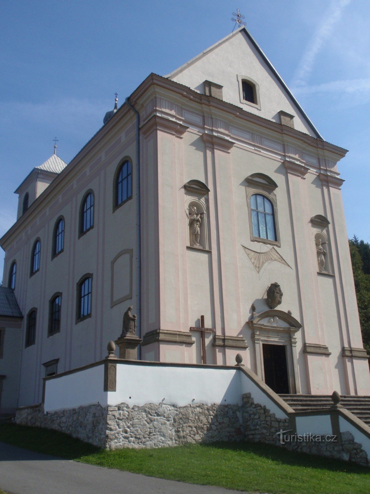 Προσκυνηματικός Ναός Γεννήσεως της Θεοτόκου και Αγ. Άννα στο Rajnochovice