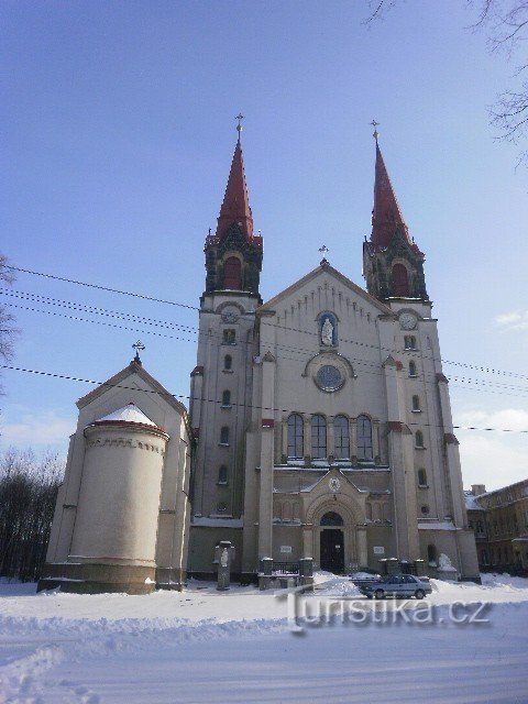 Poutní kostel Panny Marie Pomocnice /Filipov