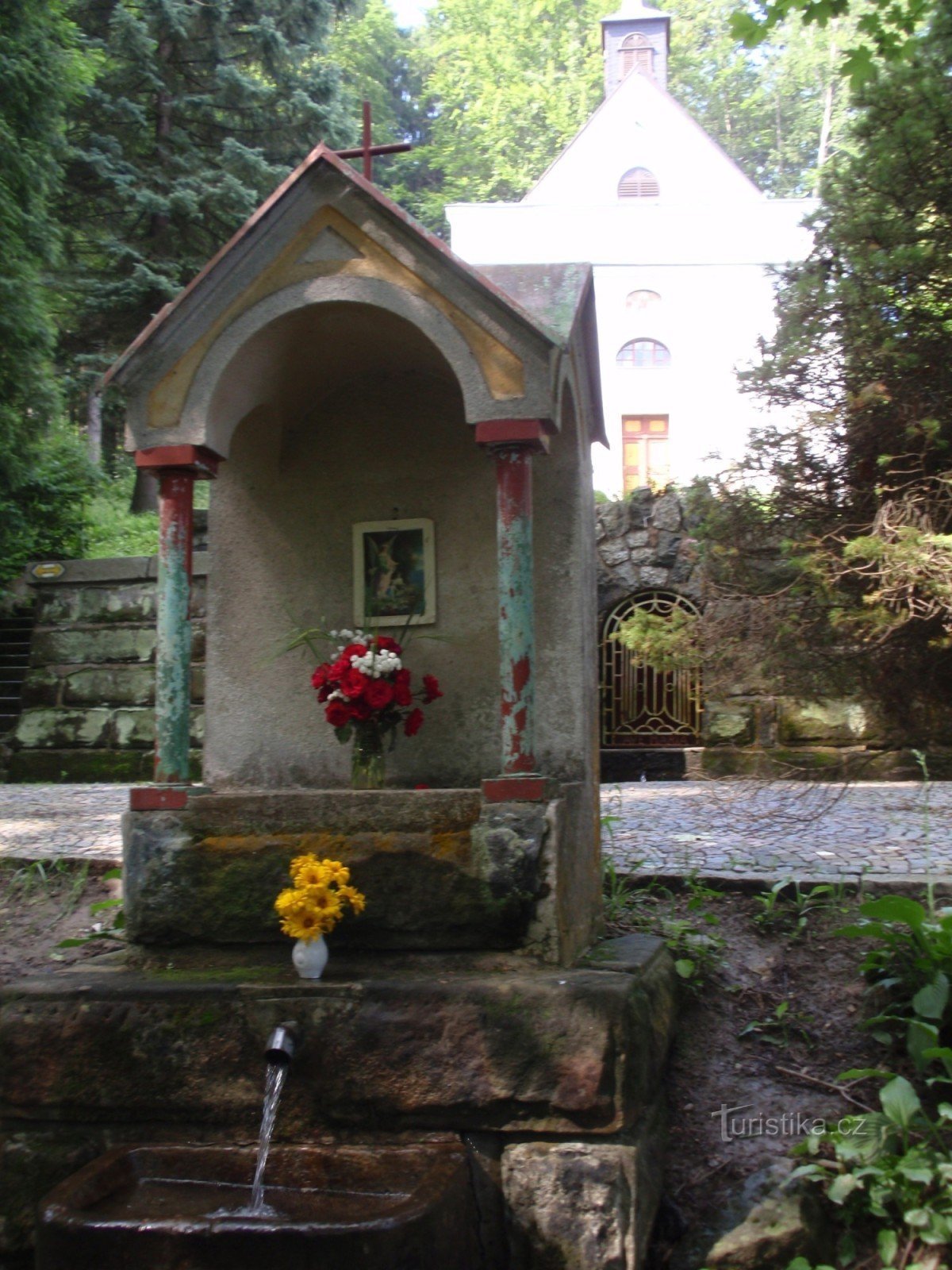 Um local de peregrinação, a Via Sacra e o antigo spa das Montanhas da Mãe de Deus perto de Česká Třebová