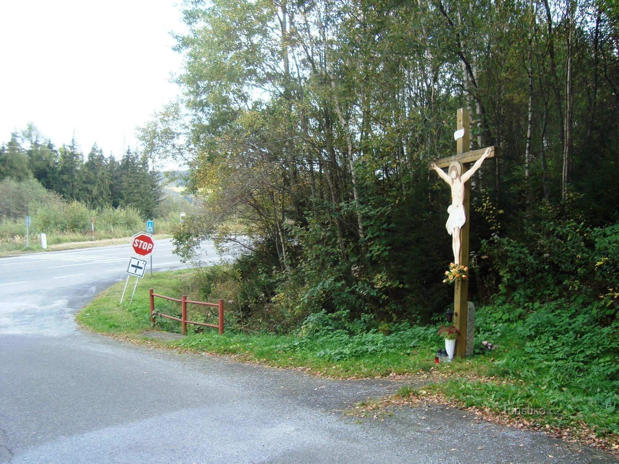 Pilgrimsplats för Our Lady of Help vid Zlaty Hory - vägskäl till pilgrimsplatsen - Foto: Ulrych Mir.