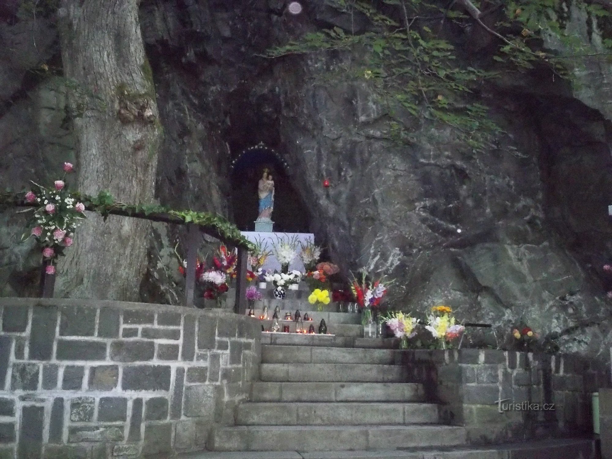 岩の聖母の巡礼地