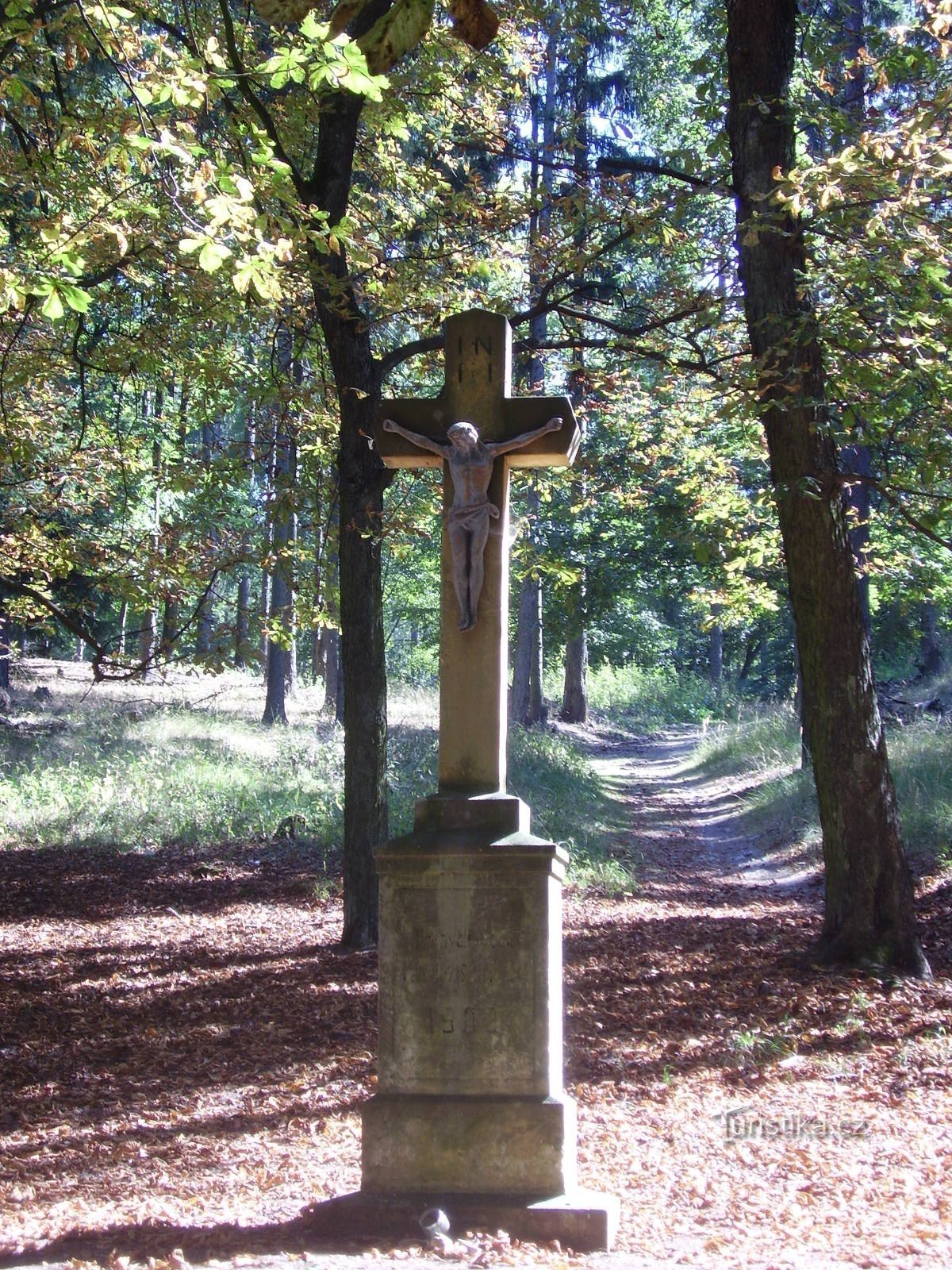 Wallfahrtsort der Drei Kreuze oberhalb von Chudčice
