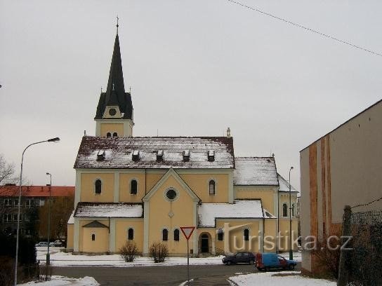 Podwyższenie Krzyża Świętego 01: Kościół Podwyższenia Krzyża Świętego w Karlowych Warach ? Rybacy.