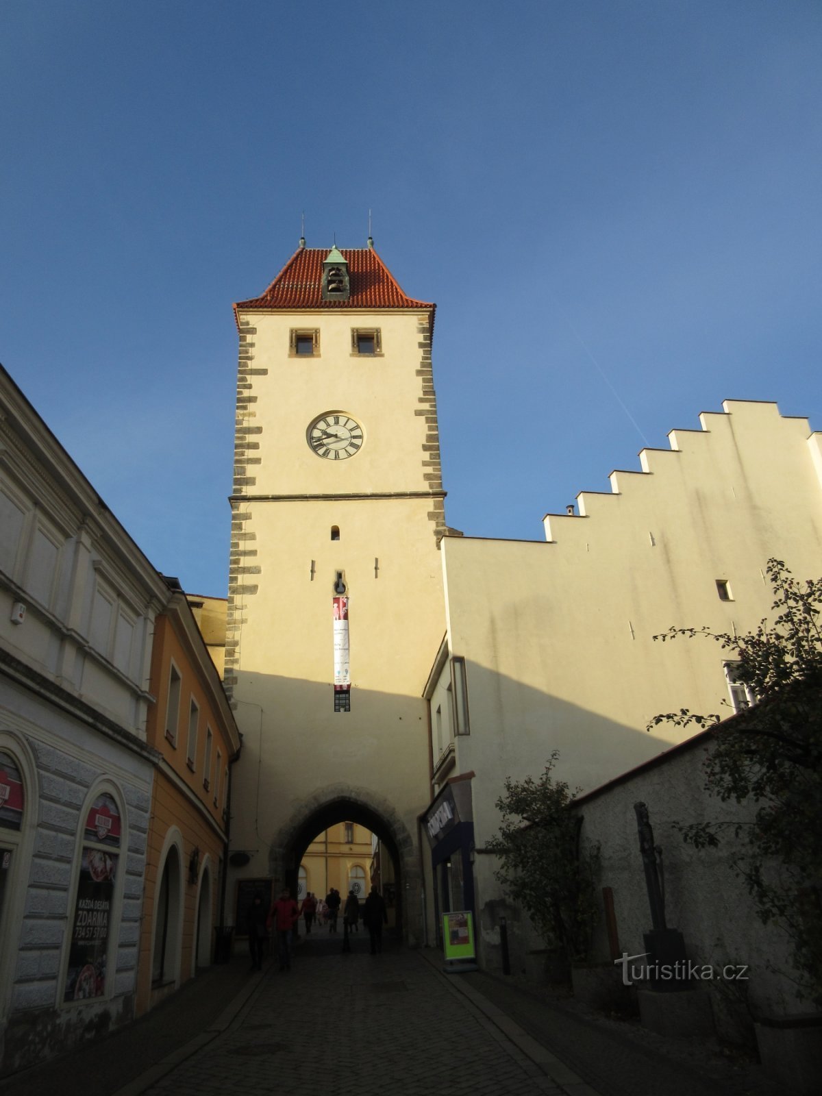 Puerta de Praga del gótico tardío