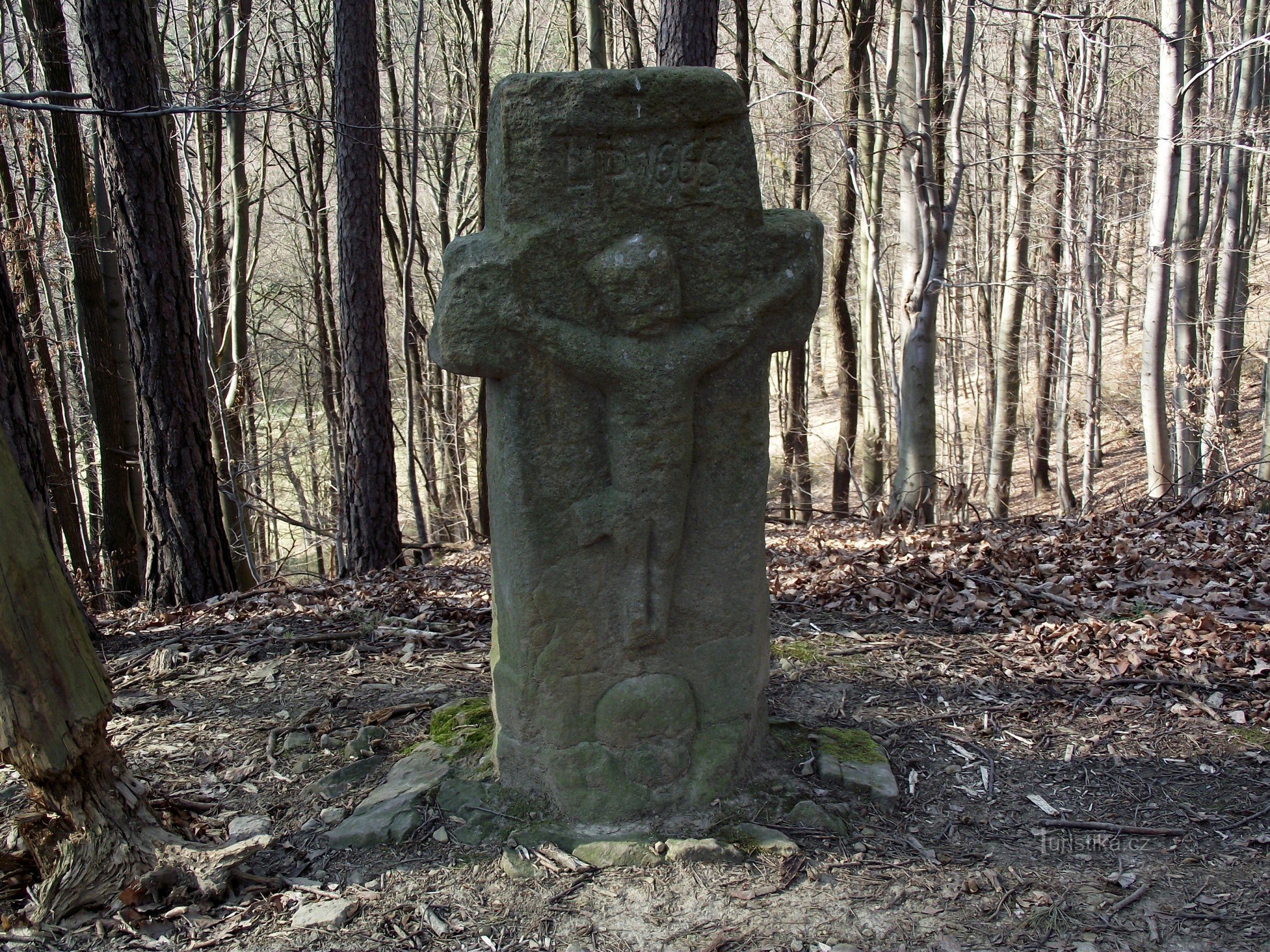 Pozlovice - Cruz de reconciliação florestal "Thug"