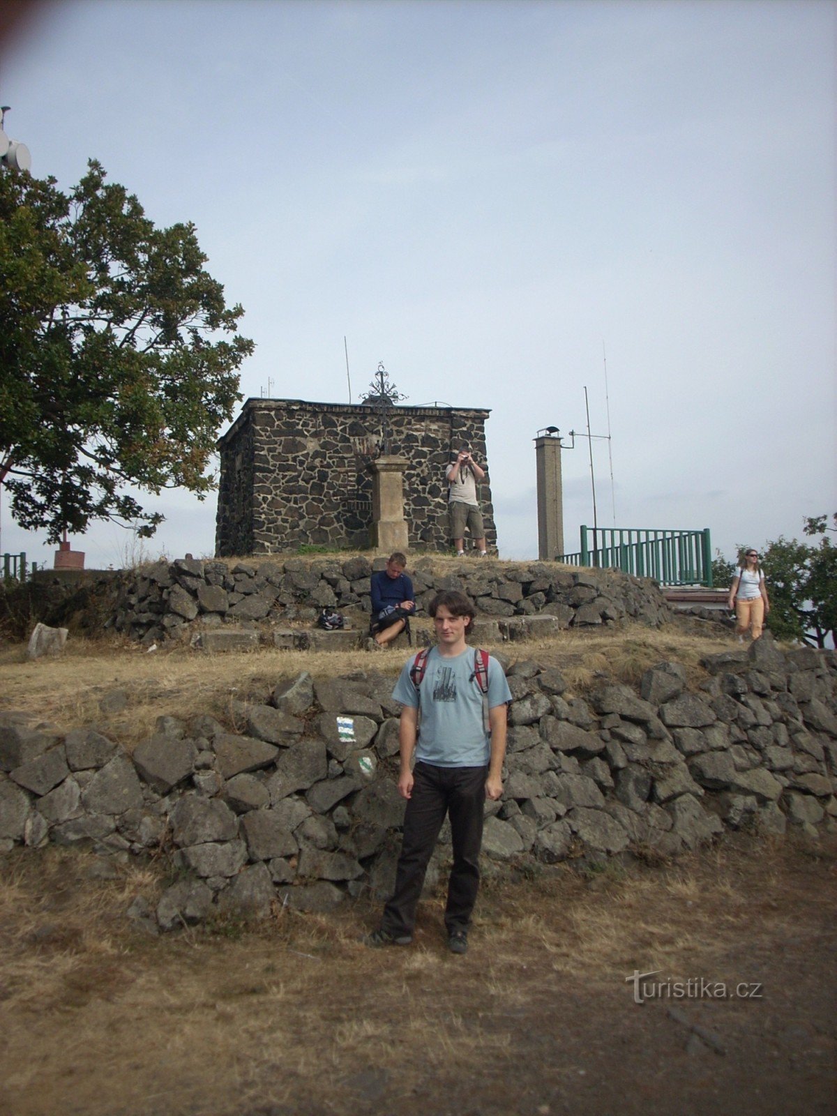 pozostałości wieży widokowej na Lovoš