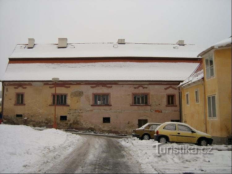 Остатки замка: первоначальный городской замок за столетия превратился в крошечные фрагменты.