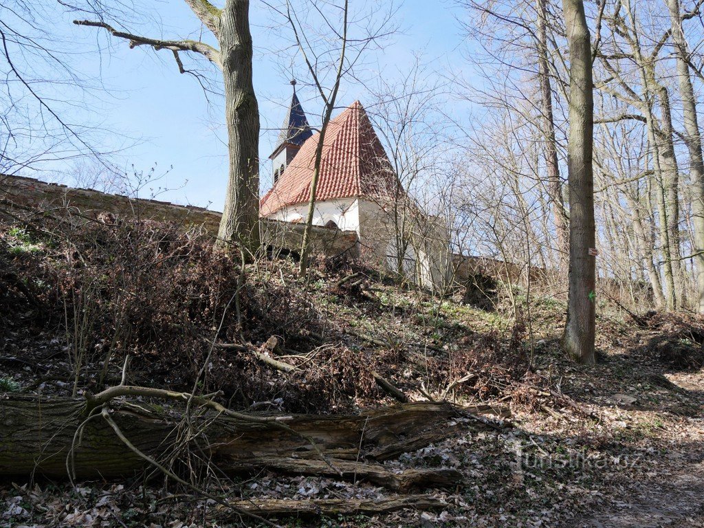 Pracheň, kyrkan St. Linhart