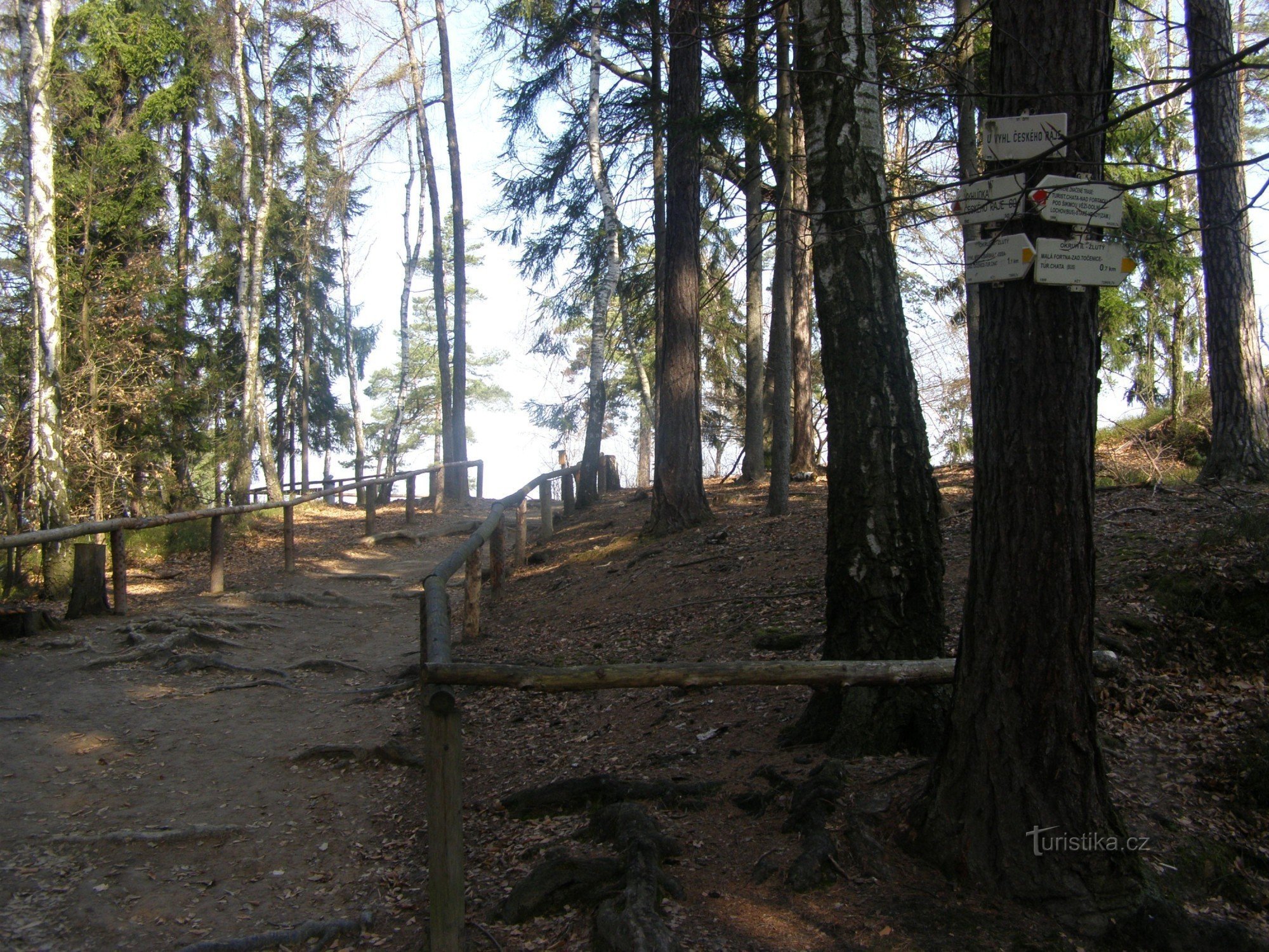 Prachovské skály - crossroads at Vyhlídka Český rajé