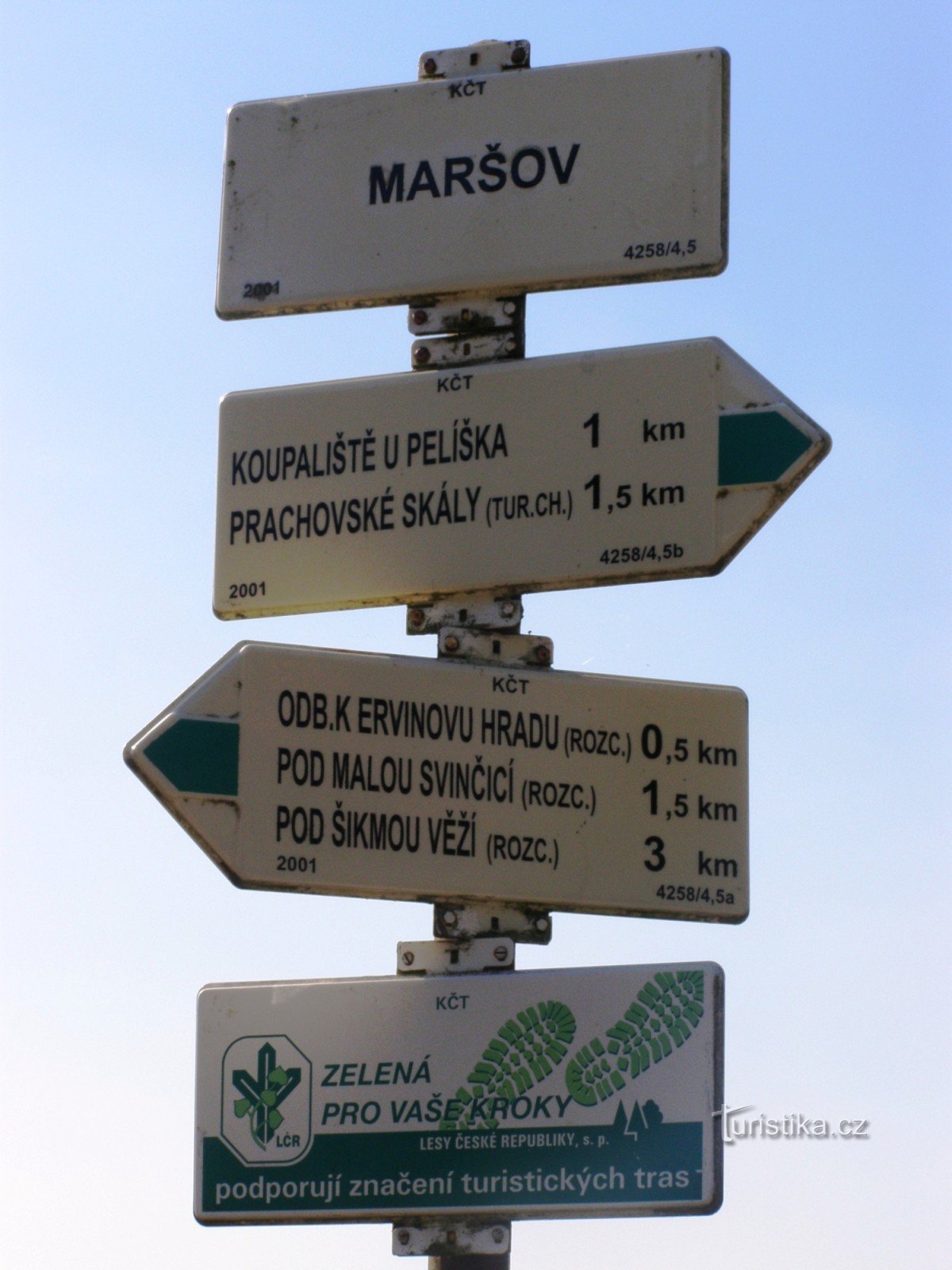 Prachovské skály - turystyczne skrzyżowanie Maršov