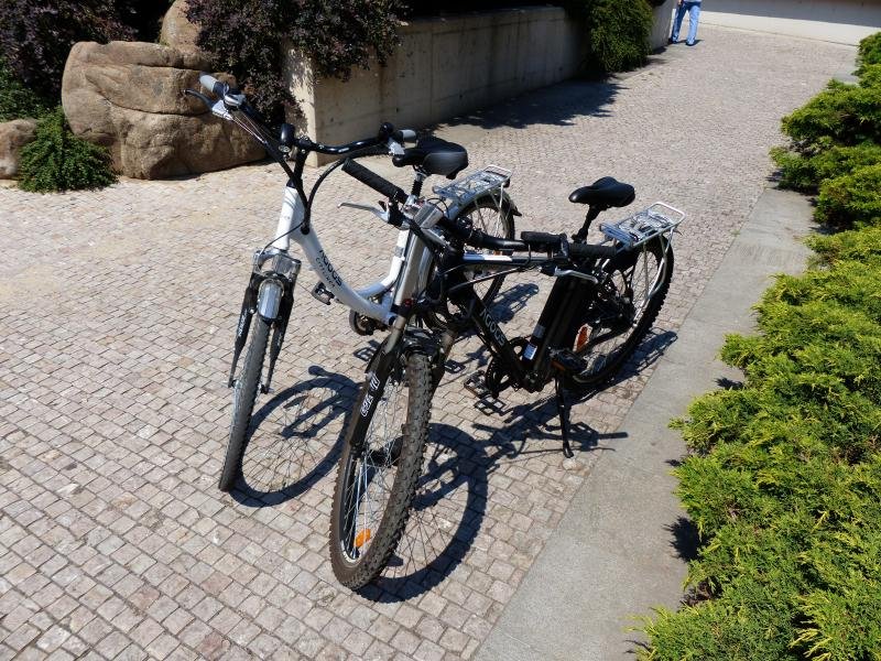 Izleti z e-kolesom po Pragi in izposoja e-koles