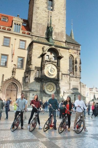 Экскурсии по Праге на электровелосипедах и прокат электровелосипедов