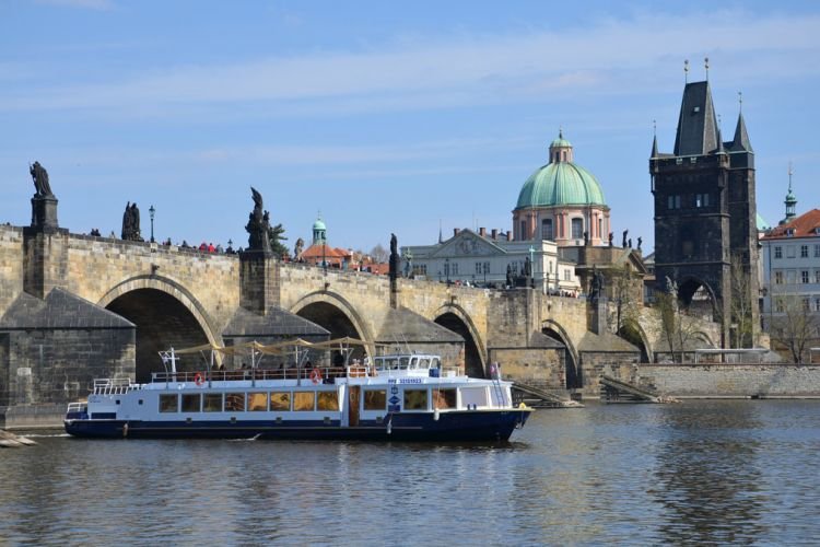 Cruzeiro pelo Rio Praga