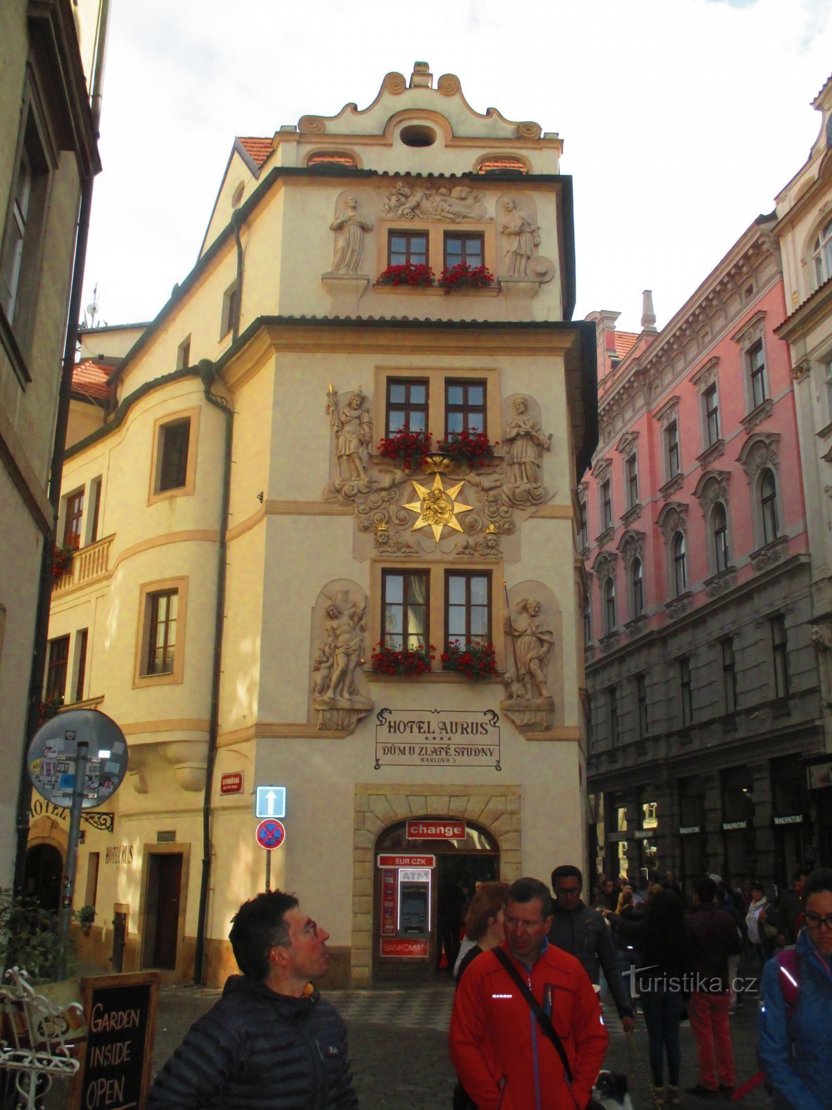 Prag 1 - Hus vid den gyllene brunnen