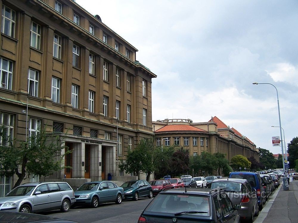 Praga - Zgradbe VŠCHT - Kampus Češke tehnične univerze (obdobje Prve republike)