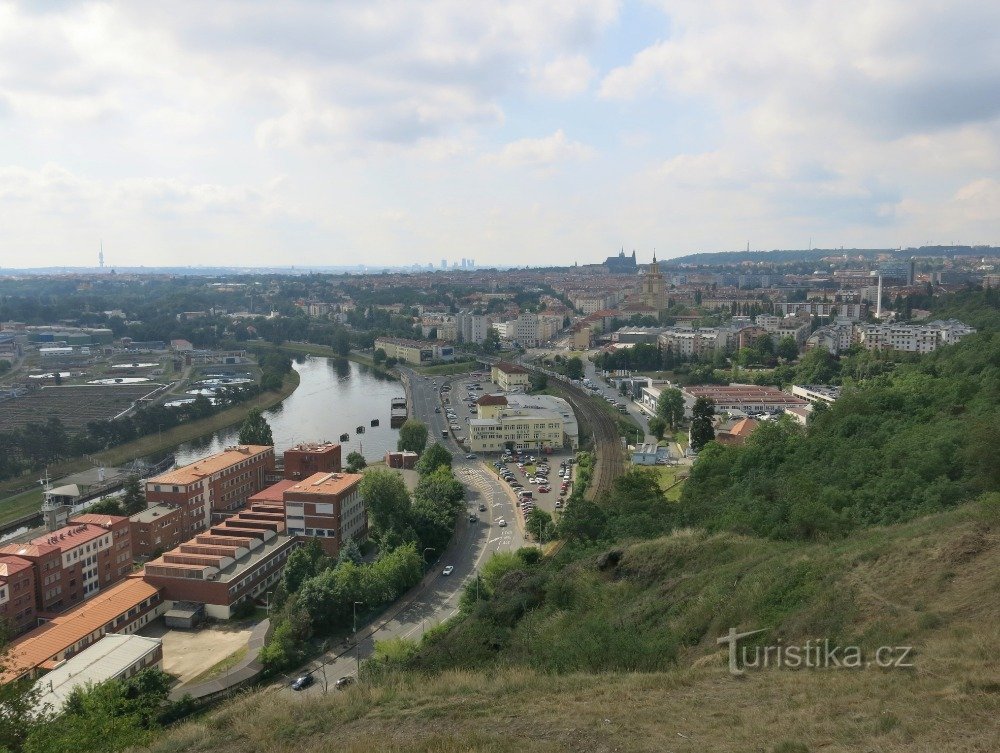 Prague (Dejvice) – le belvédère de Baba et les ruines du pressoir