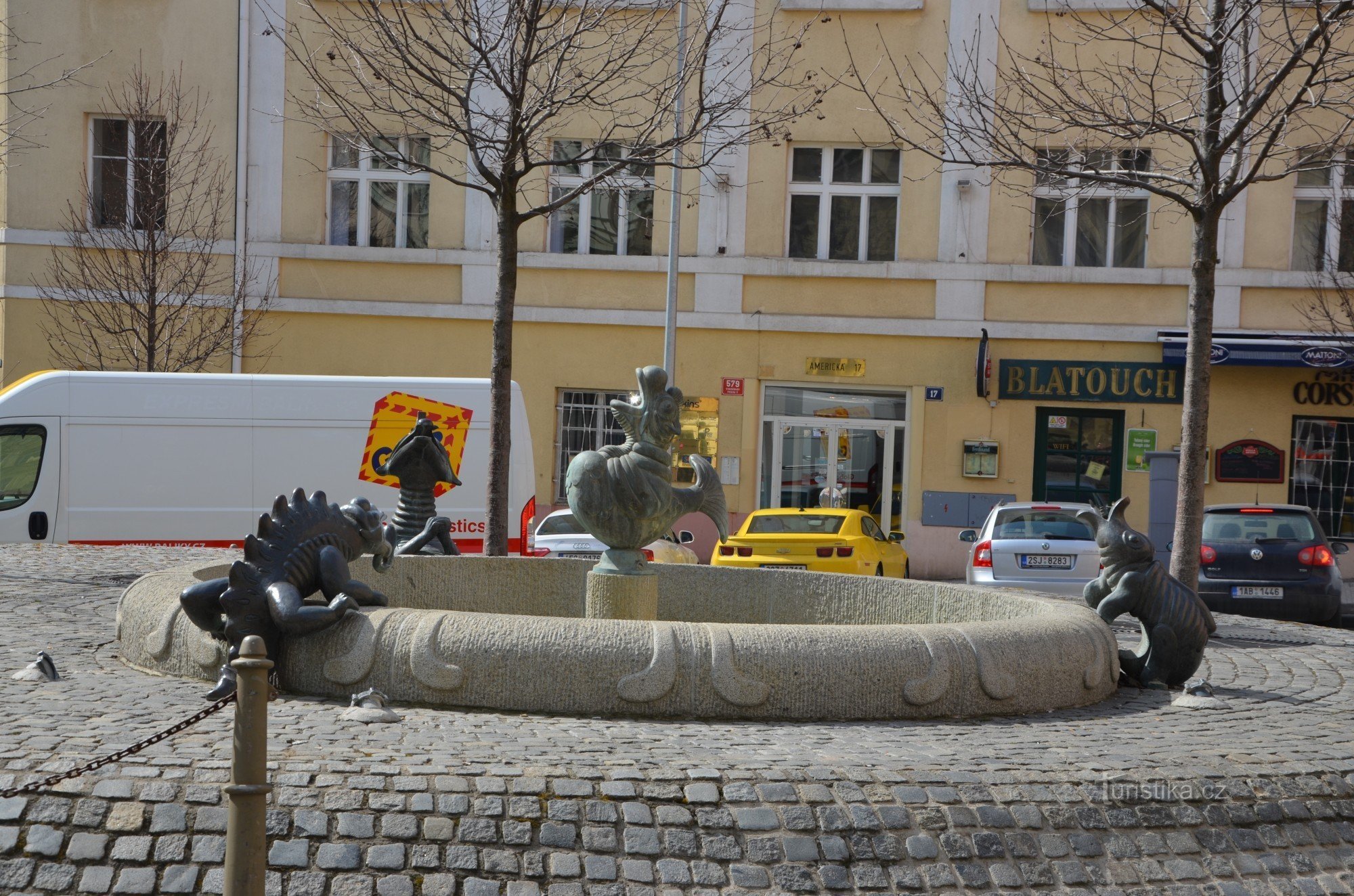 Prag - Modern fontän på rondellen