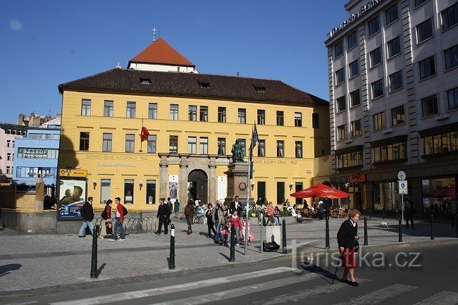 Praga, Nowe Miasto - plac Jungmanna