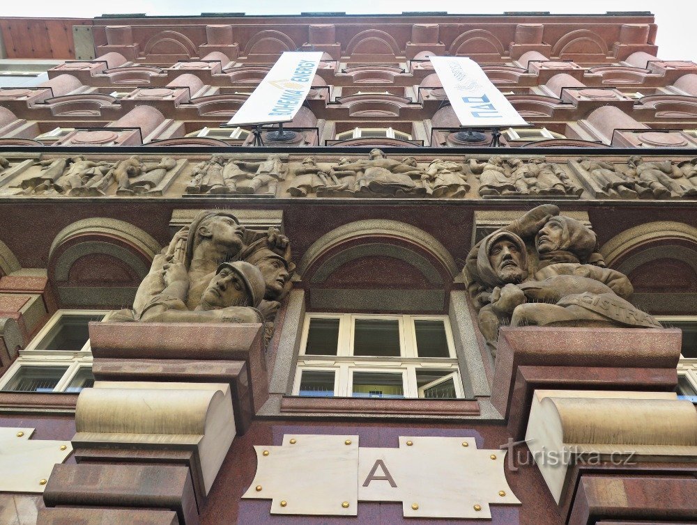 Prag (Neustadt) – Archa-Palast (Legiobanka)