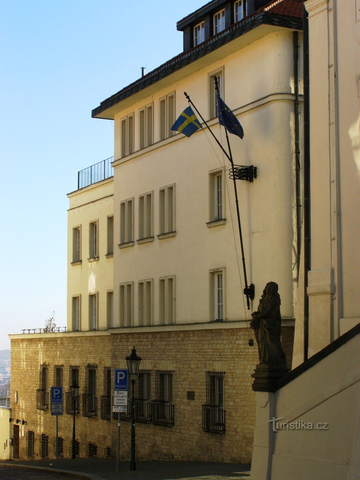 Praga - placa conmemorativa de Eliška Junková