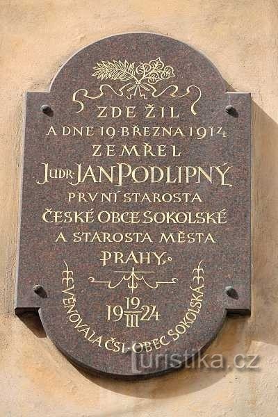 Prague, plaque commémorative JUDr. Jan Podlipny