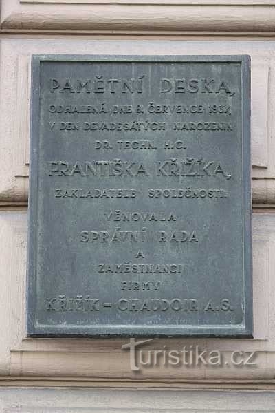 Praha, pamětní deska k devadesátinám Františka Křižíka
