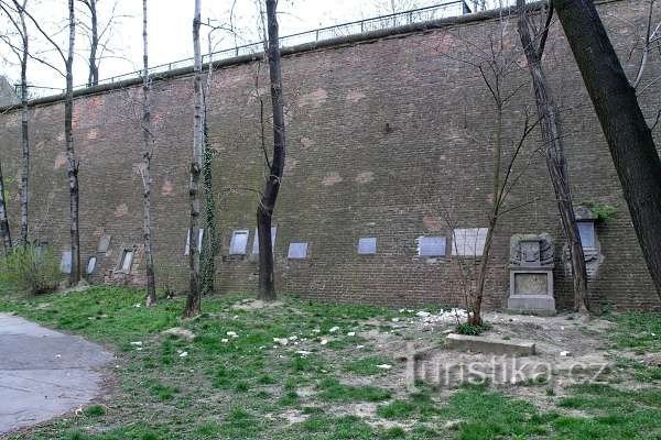 Praha, Pohořelec - bývalý hřbitov hradčanské dělostřelecké posádky