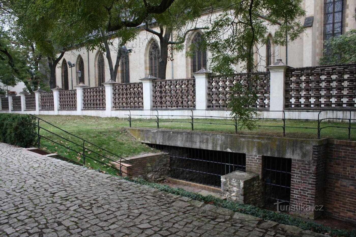 Praag - Romaanse brug bij Vyšehrad