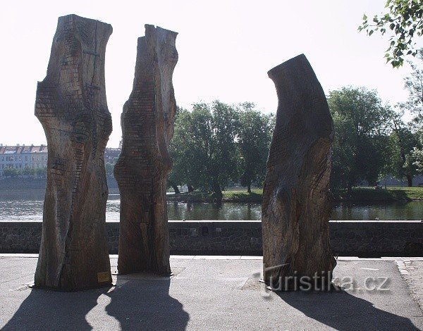 Prag, skulptur Titans på Kampa