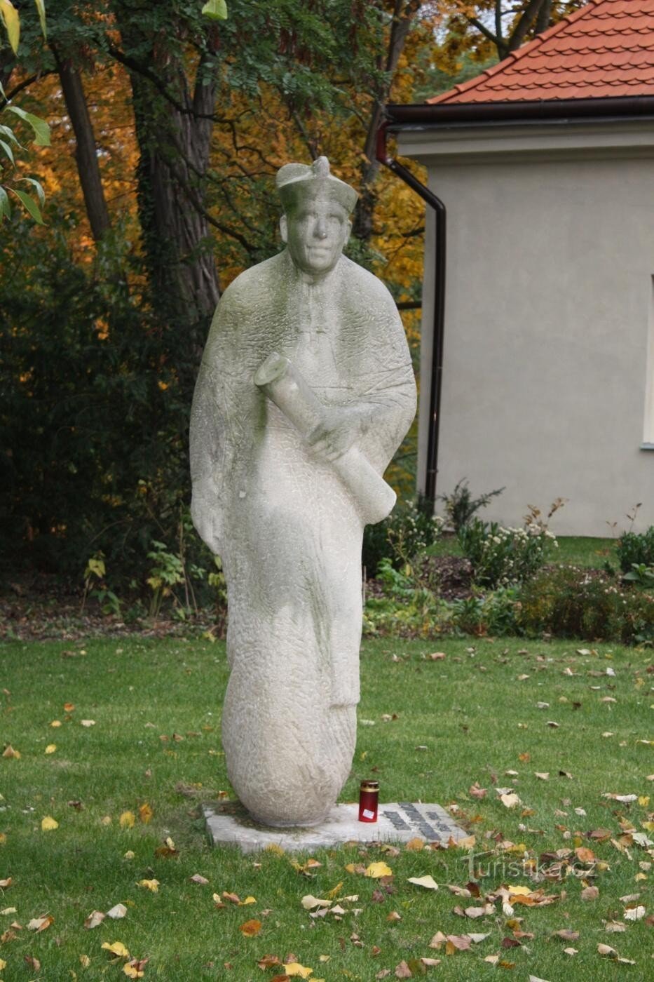 Prag - statue af prost Mikuláš Karlach