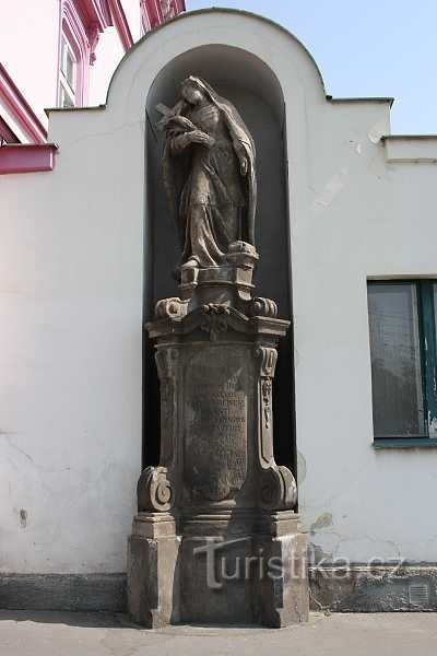 Praha, tượng thánh Aja