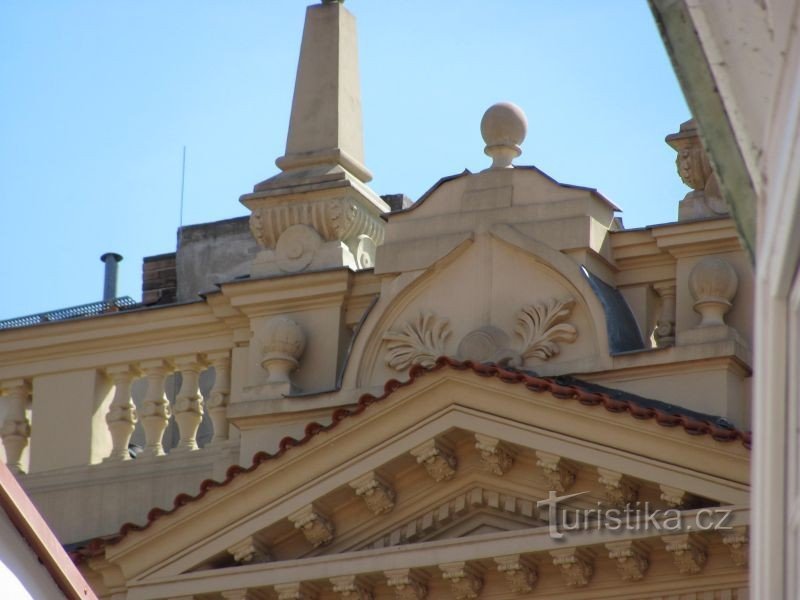 Praga, Cidade Velha - U Bílého jelínek house