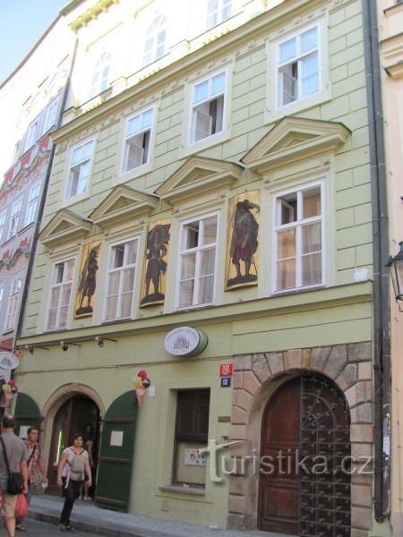 Praga, staro mestno jedro - hiša U Tří fendrychů