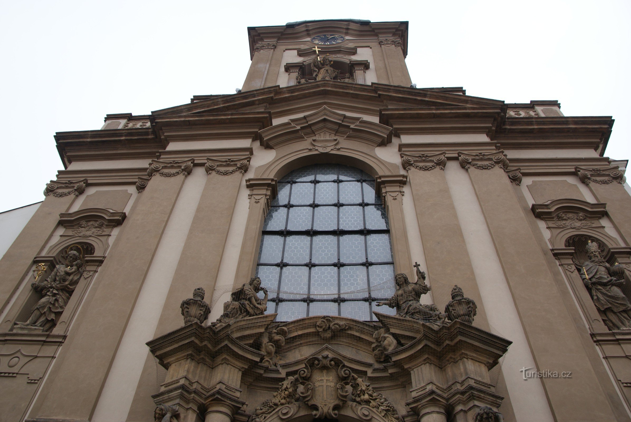 Prag – Militära kyrkan St. Johannes av Nepomuck (Hradčany)