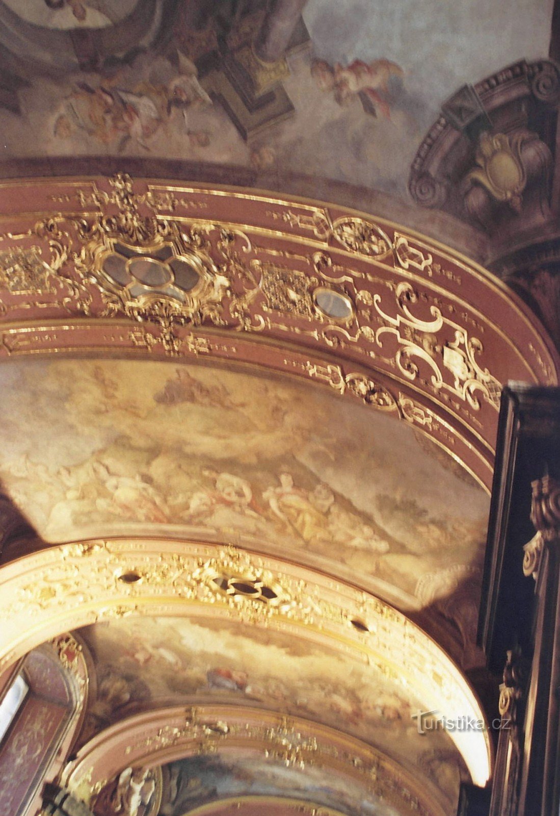 Praga - Capela Oglinzilor (Klementinum - Capela Bunei Vestiri a Fecioarei Maria)