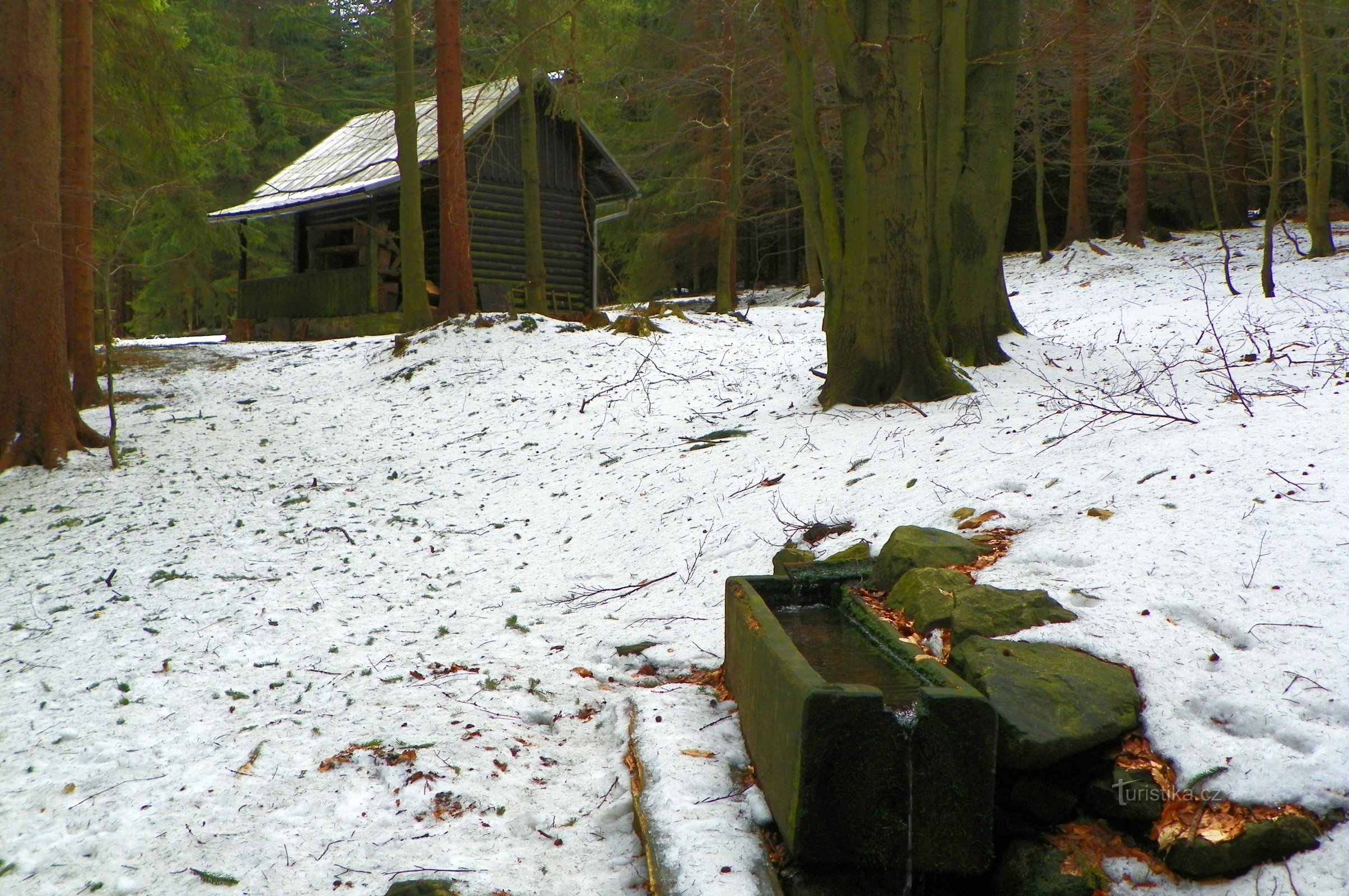 Eleonorka-Quelle in der Nähe des Jagdschlosses