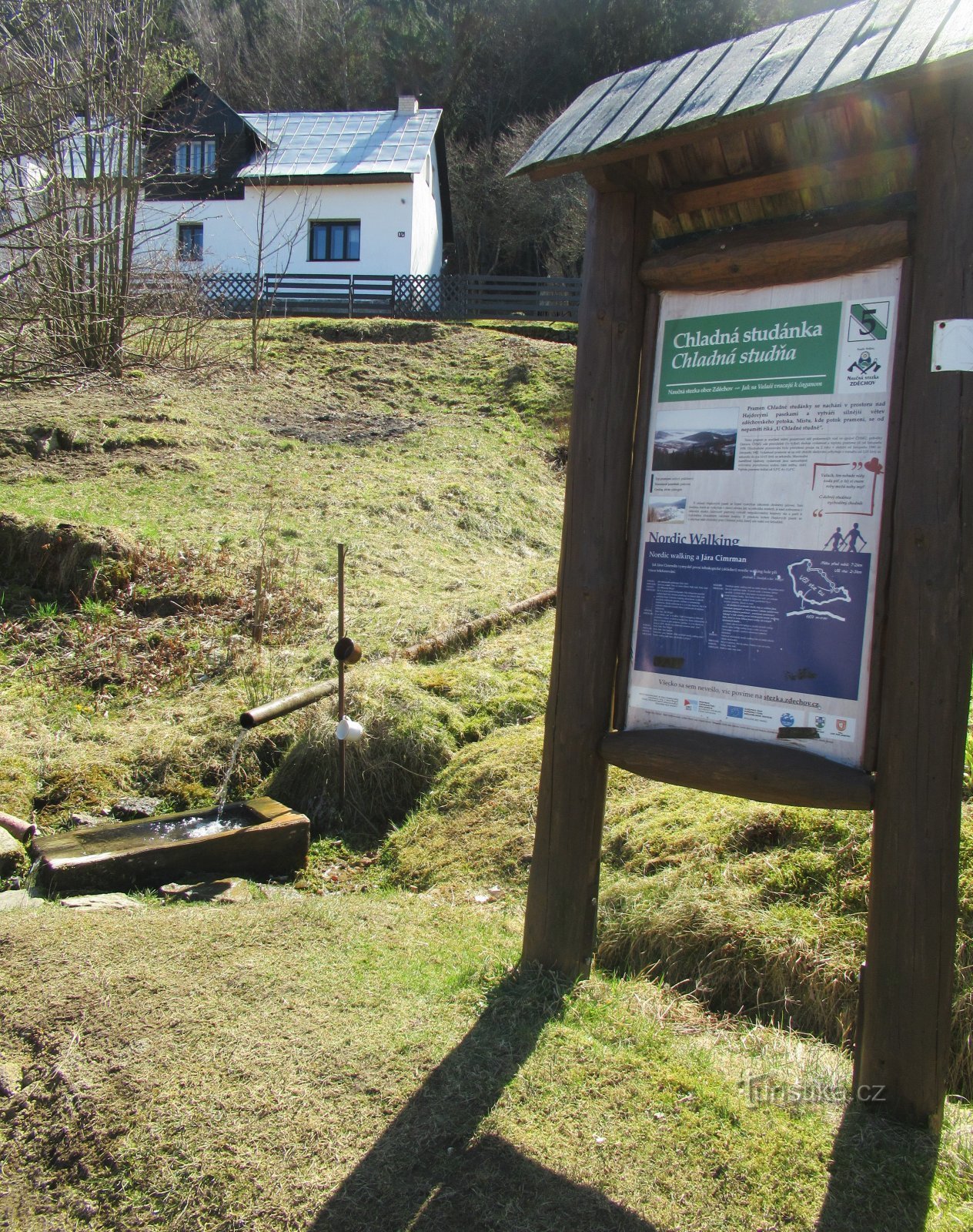 A nascente acima de Hejdové pasekami na aldeia de Zděchov