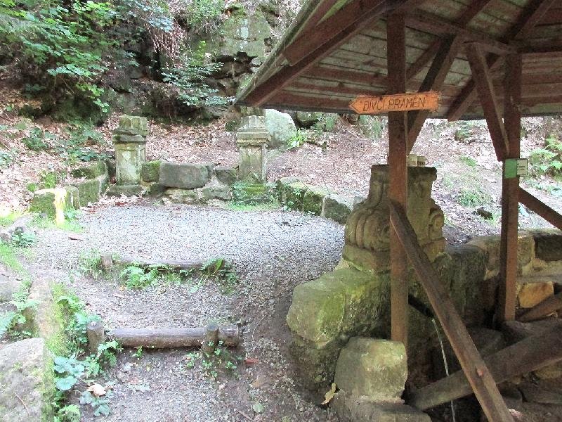 Pramen Tří svatých