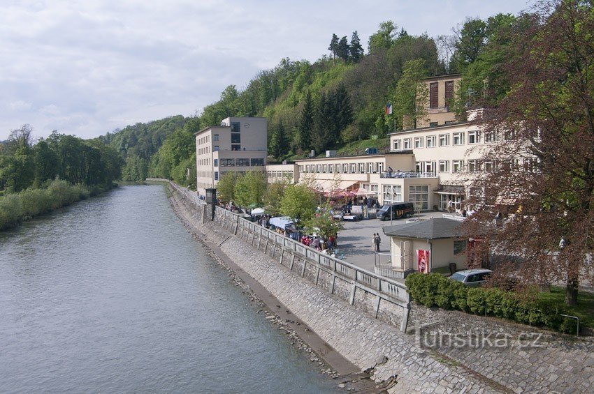 Toplice se največkrat fotografirajo z mostu