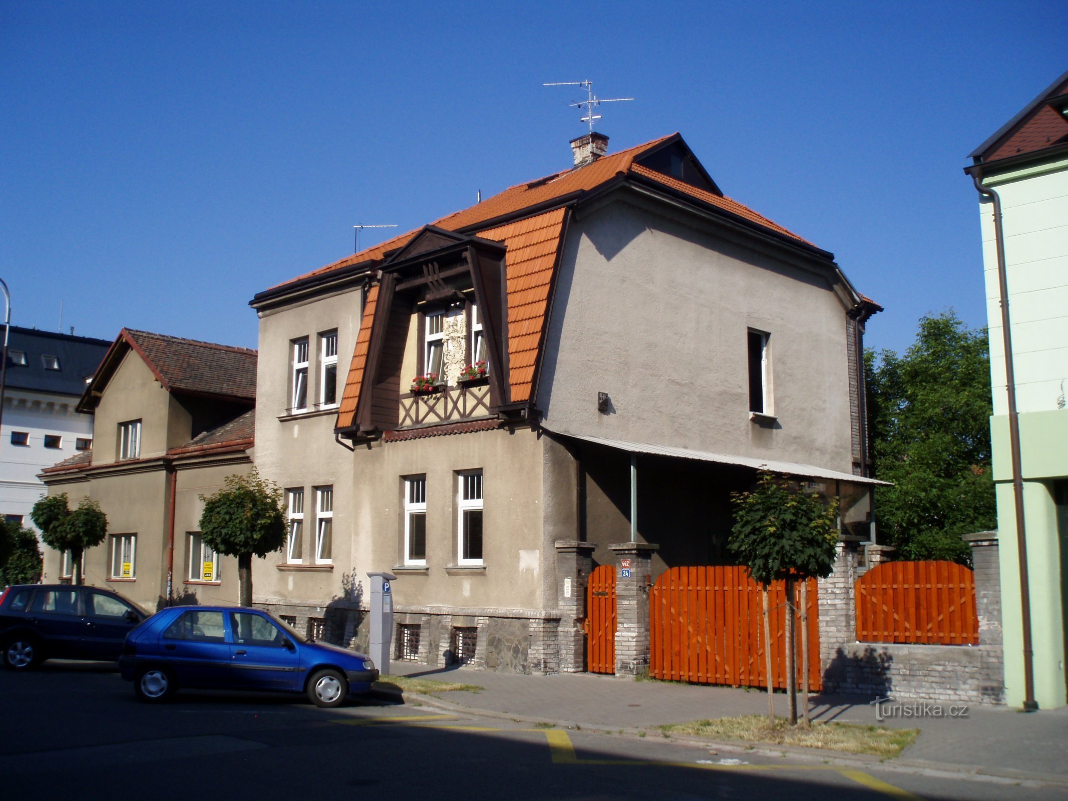 Pražskopředměstská římskokatolická fara (Wonkova čp. 442, Hradec Králové, 3.7.2010)