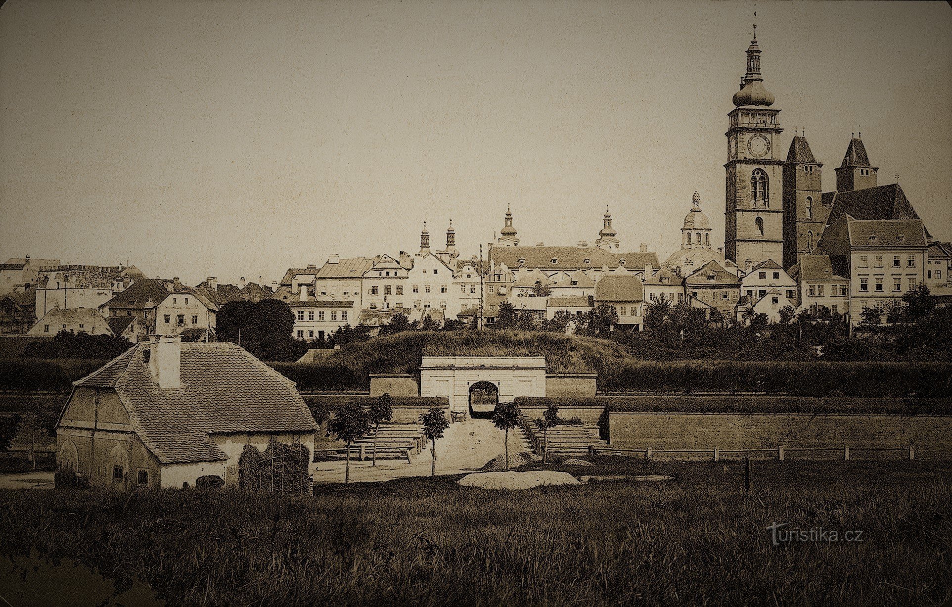 Pont de la forteresse de Prague (Hradec Králové, fin du XIXe siècle)