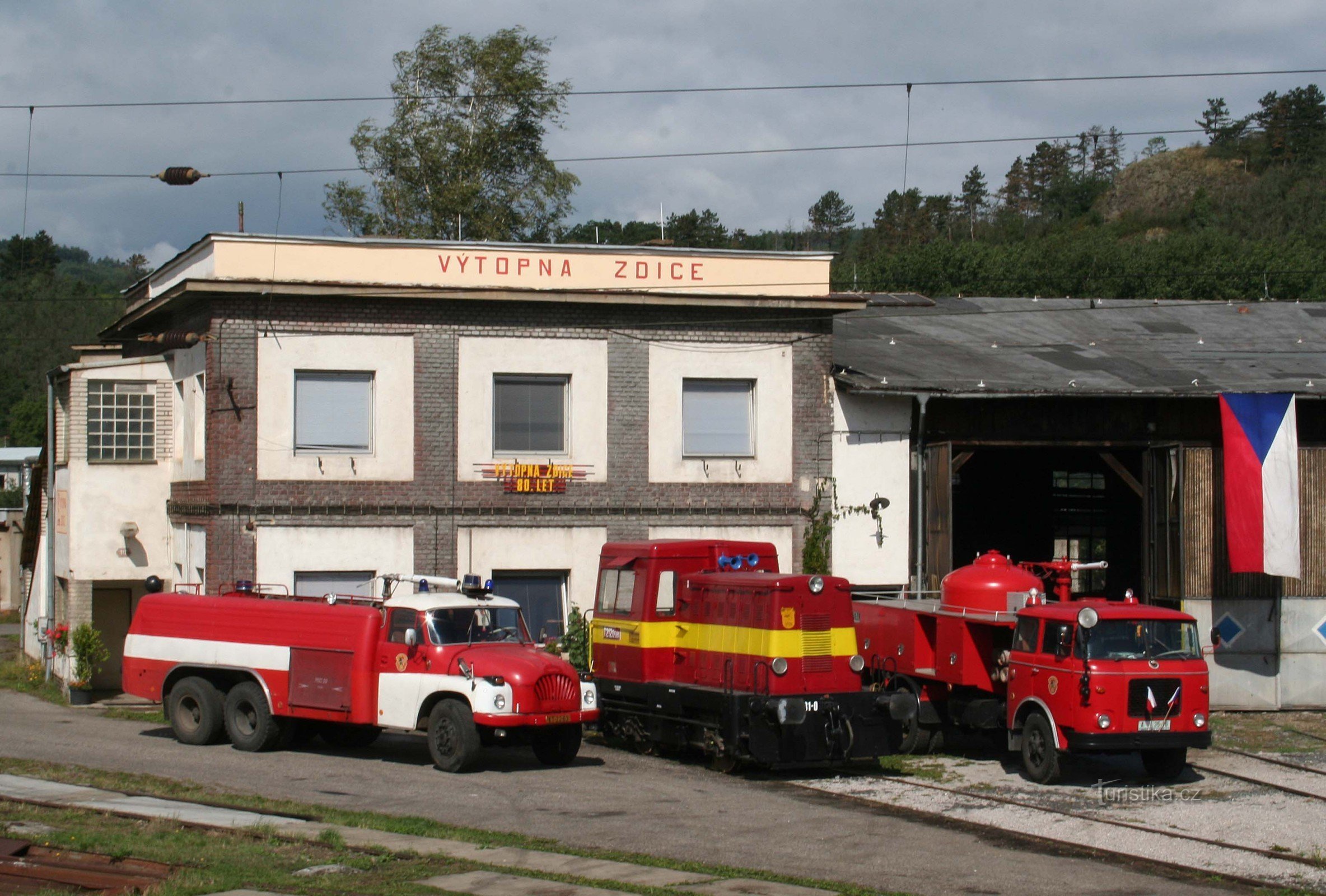 Frente al museo Vytopná Zdice