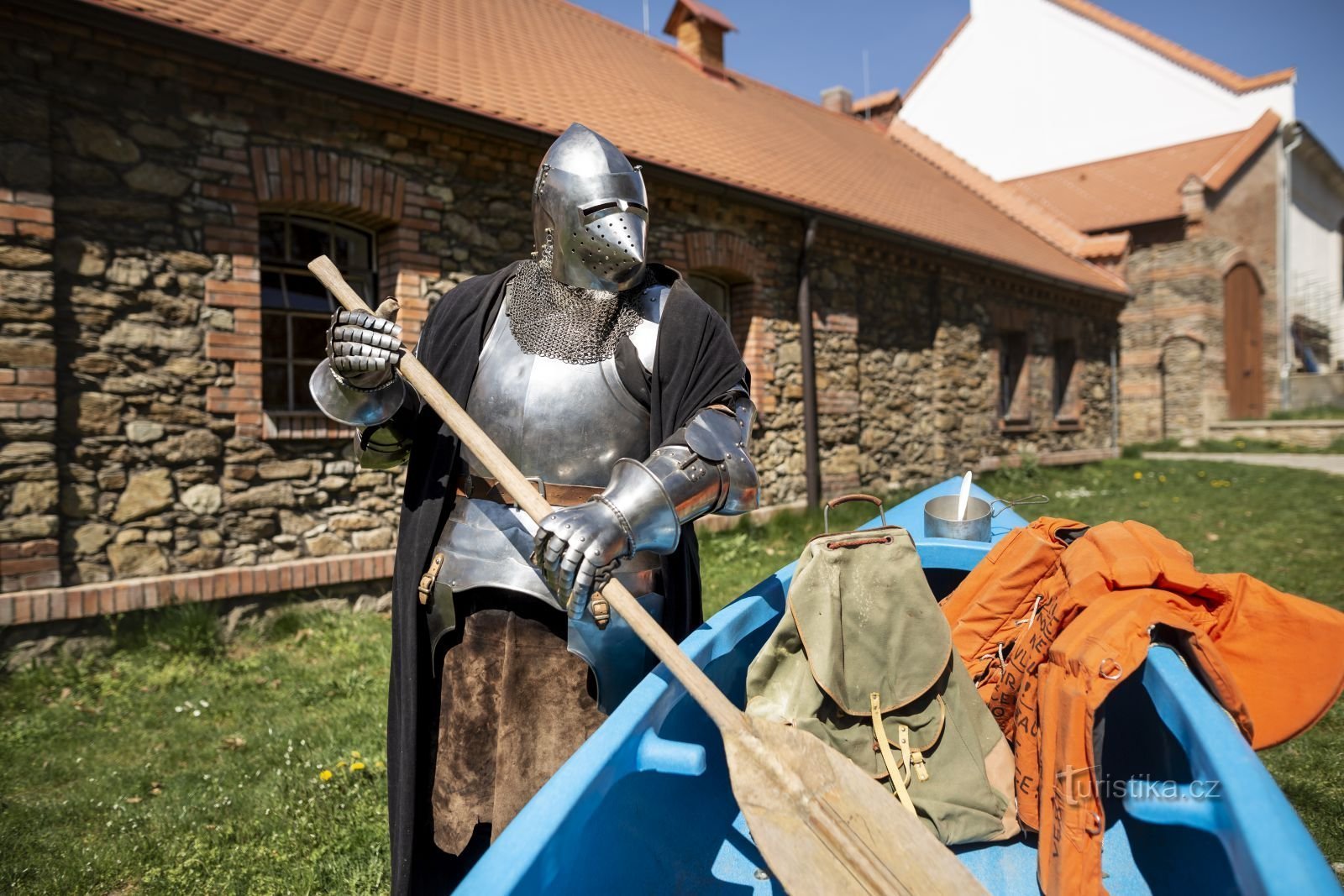 In front of the Boating Museum, you can swing in stylish swings - canoes. Photo: