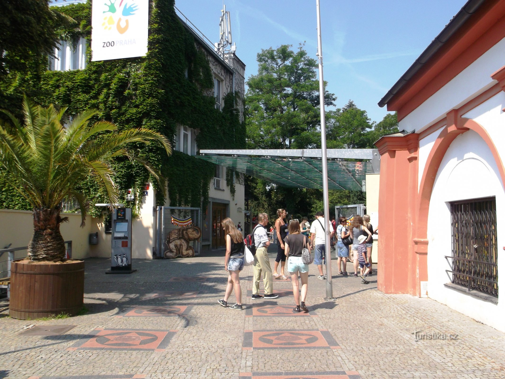 before entering the Prague Zoo